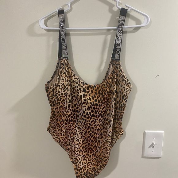 Victoria Secret rhinestone  Strap leopard print One Piece Swimsuit size L - Picture 1 of 2